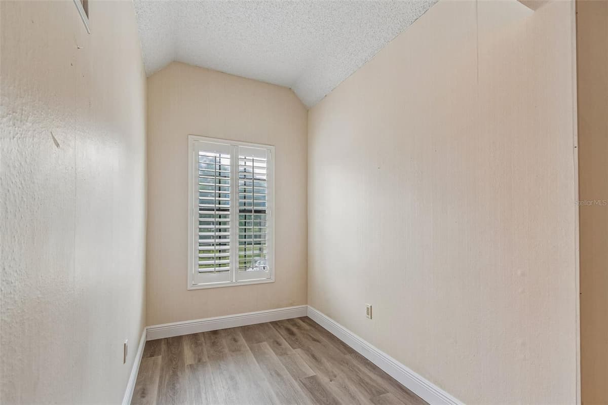 2830 COUNTRYSIDE BOULEVARD — photo 46 of 71