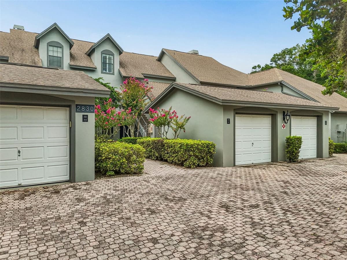 2830 COUNTRYSIDE BOULEVARD — photo 4 of 71