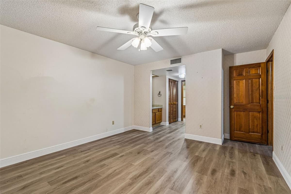 2830 COUNTRYSIDE BOULEVARD — photo 30 of 71