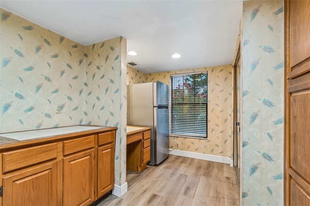 2830 COUNTRYSIDE BOULEVARD — photo 11 of 71