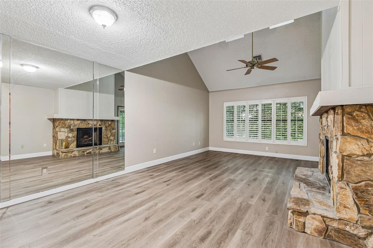 2830 COUNTRYSIDE BOULEVARD — photo 18 of 71