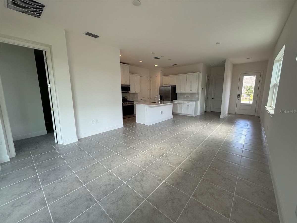 2315 DATURA LOOP — photo 3 of 5