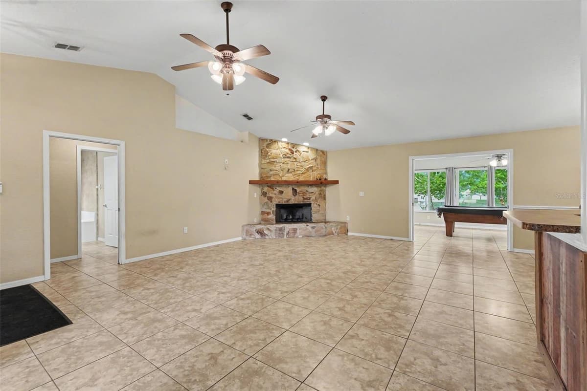 4618 REOLA ROAD — photo 4 of 35