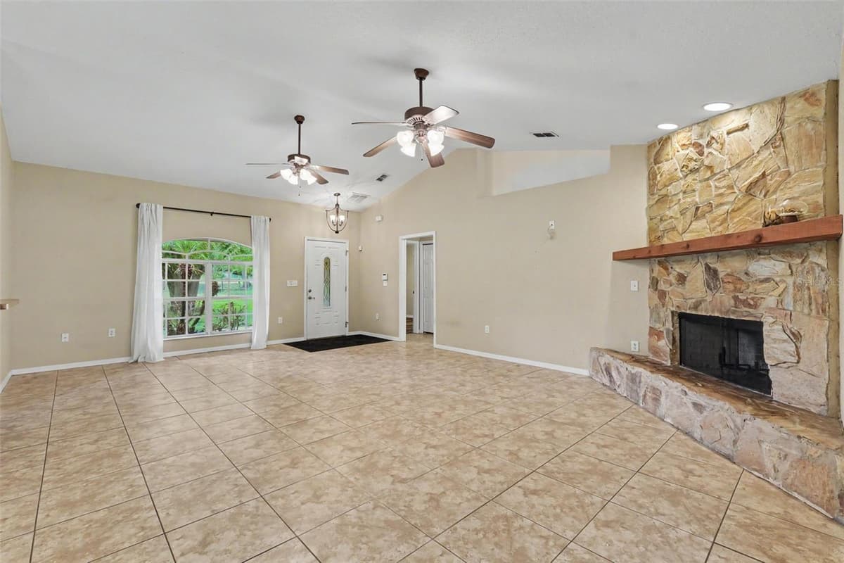 4618 REOLA ROAD — photo 3 of 35