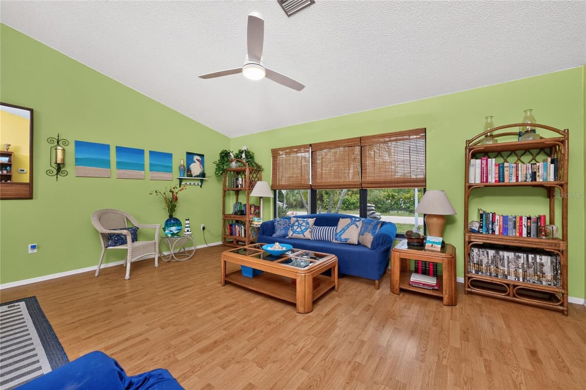 7289 MAMOUTH STREET — photo 10 of 64