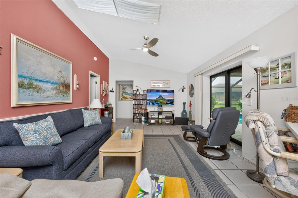 7289 MAMOUTH STREET — photo 4 of 64