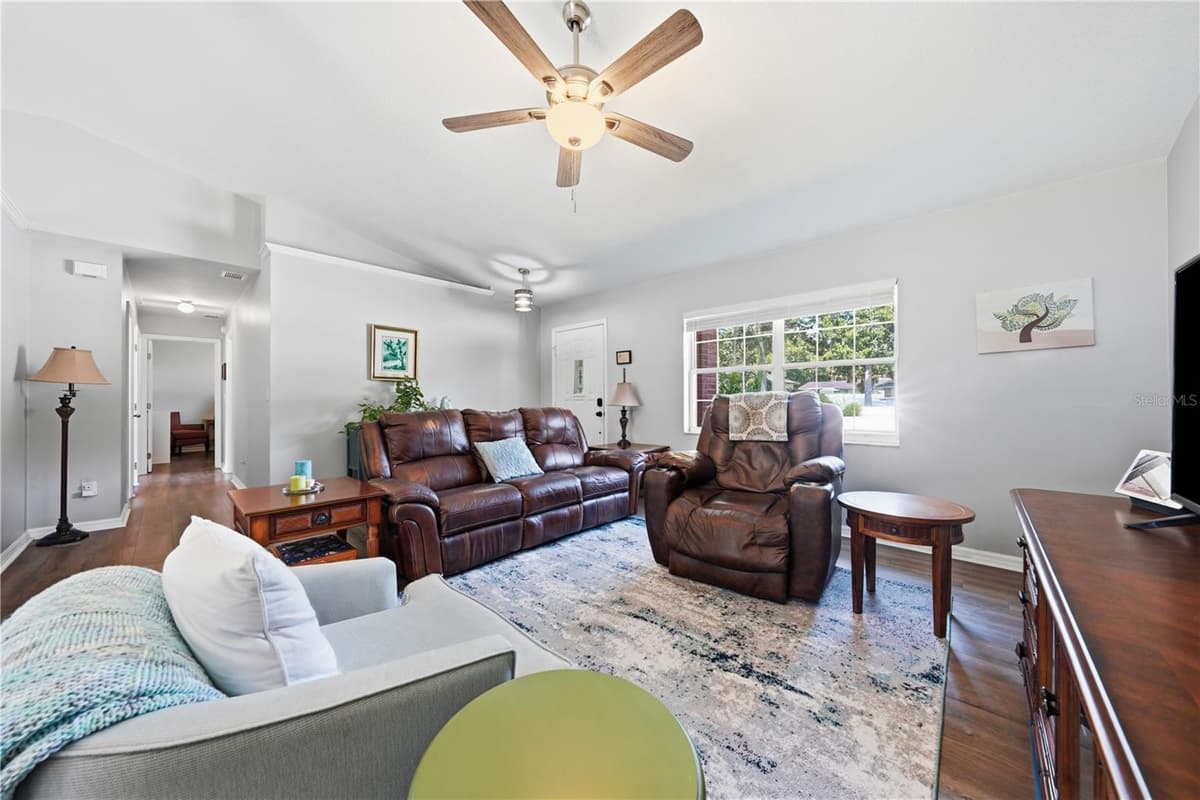 3835 13TH AVENUE — photo 9 of 40