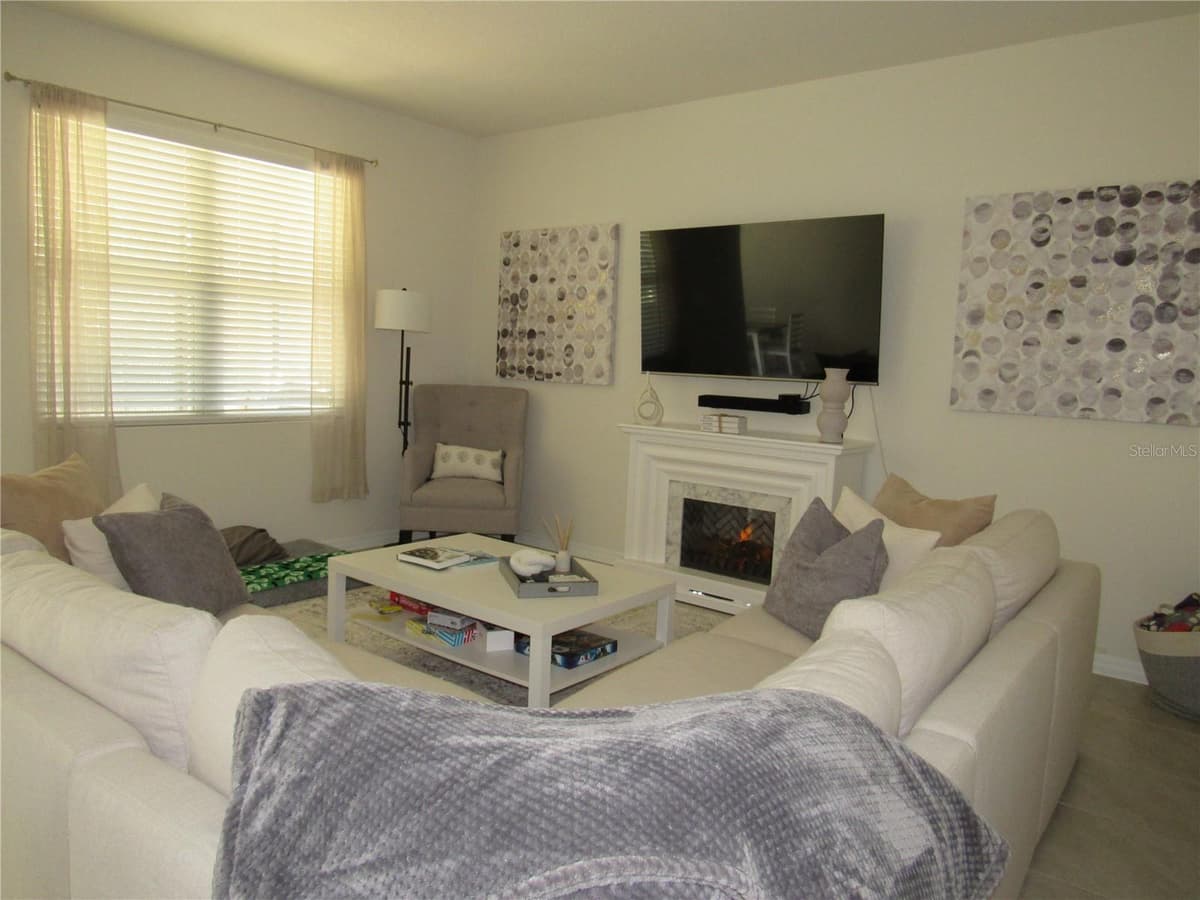 1739 RED ROCK ROAD — photo 3 of 27