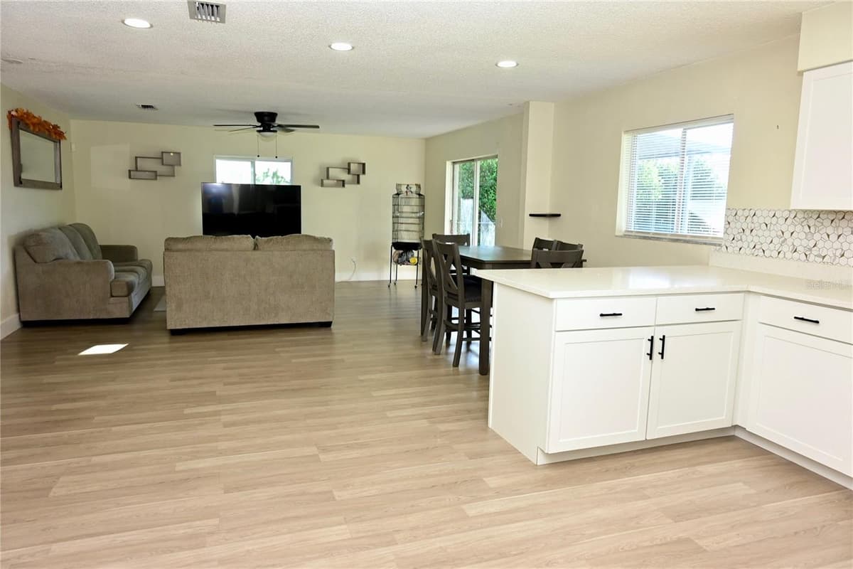 306 FERN ROAD — photo 8 of 20