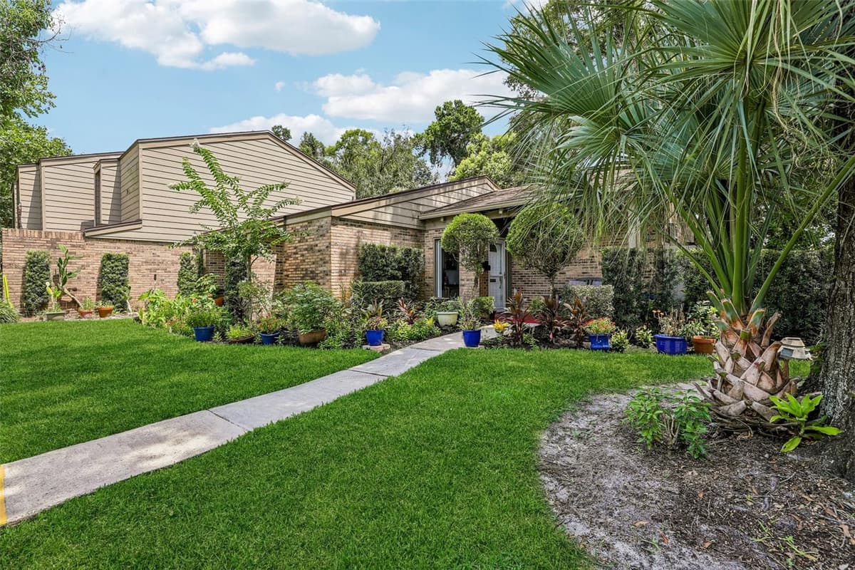 460 OAK HAVEN DRIVE — photo 3 of 39