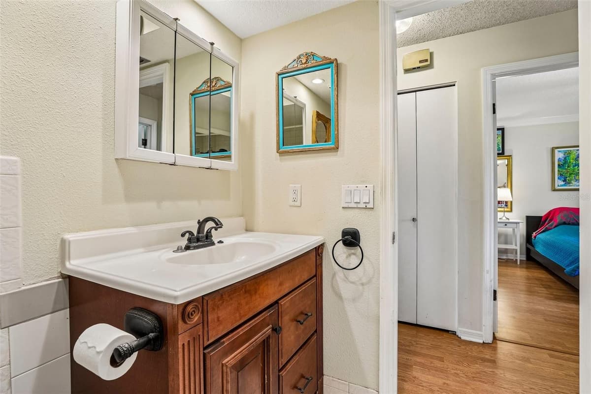460 OAK HAVEN DRIVE — photo 29 of 39