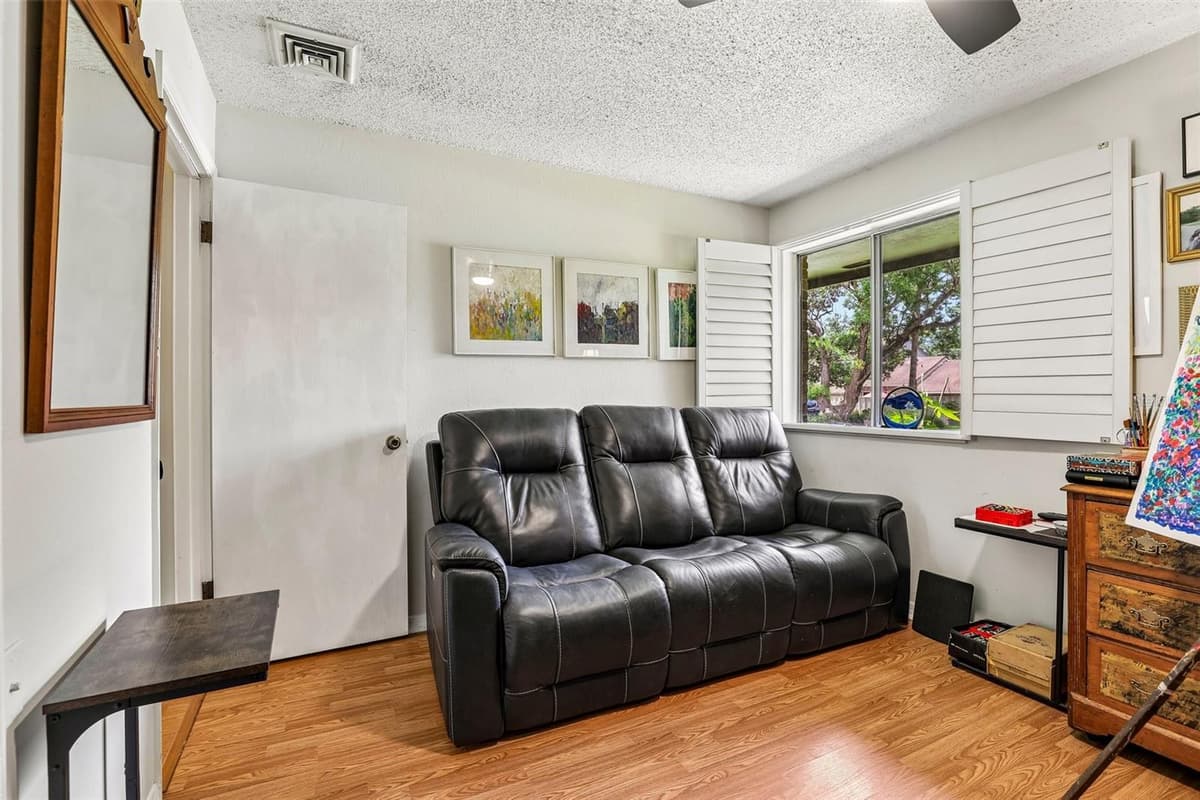 460 OAK HAVEN DRIVE — photo 31 of 39