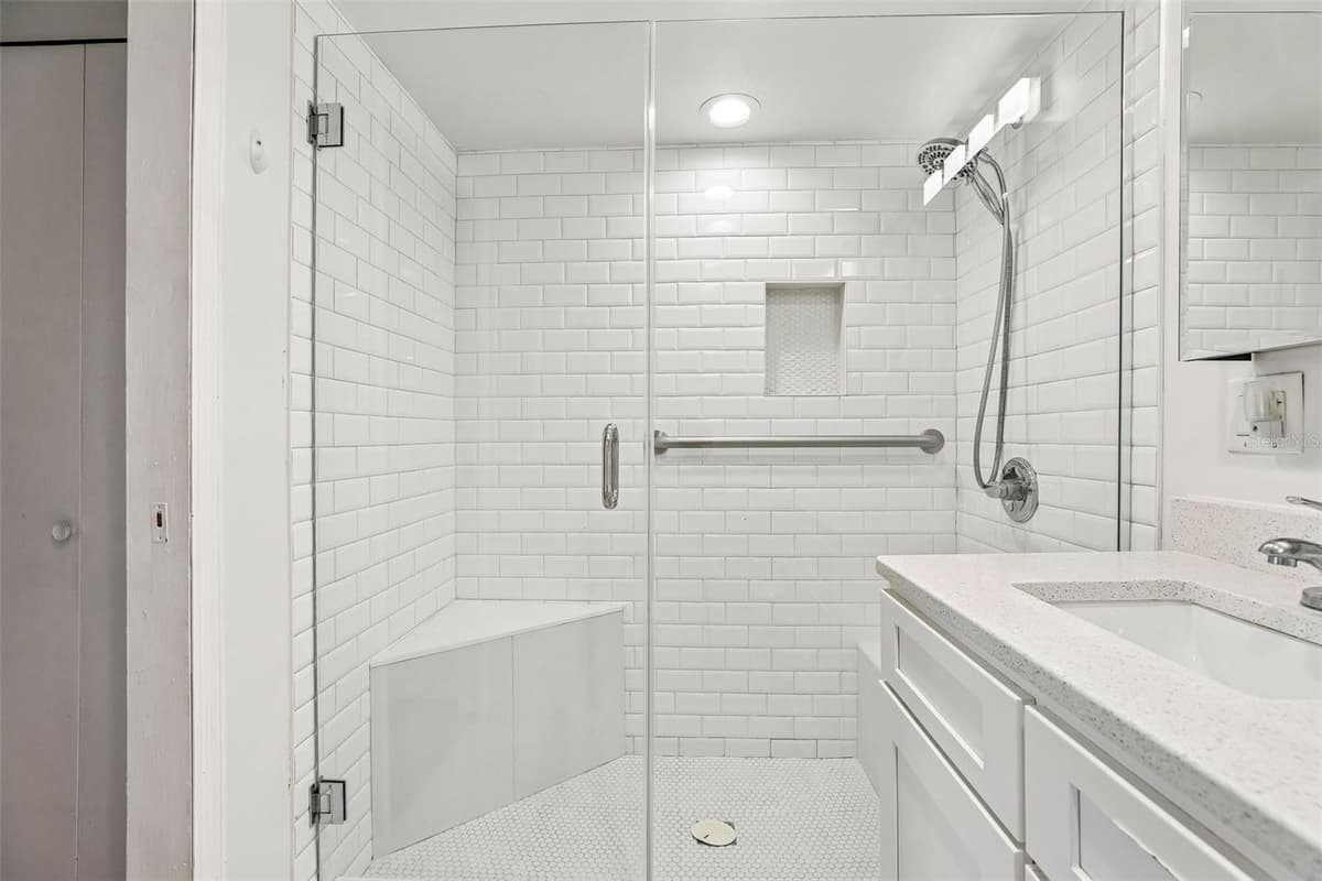 460 OAK HAVEN DRIVE — photo 24 of 39