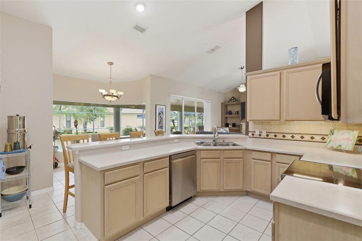 11310 SUSANS POINT DRIVE — photo 18 of 45