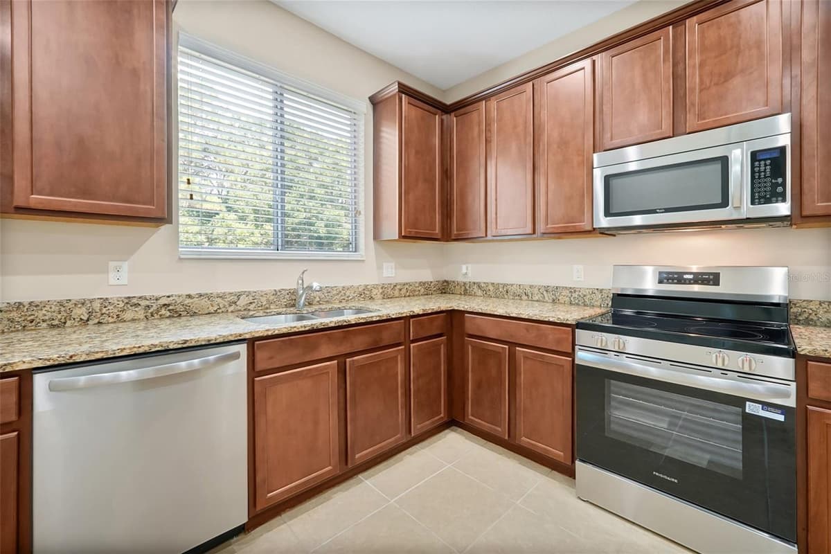 342 REED GRASS DRIVE — photo 10 of 50
