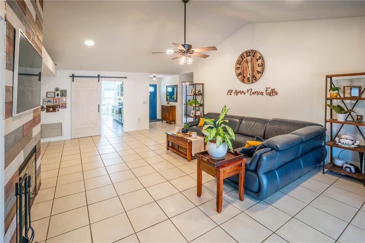 623 HOLBROOK CIRCLE — photo 15 of 33