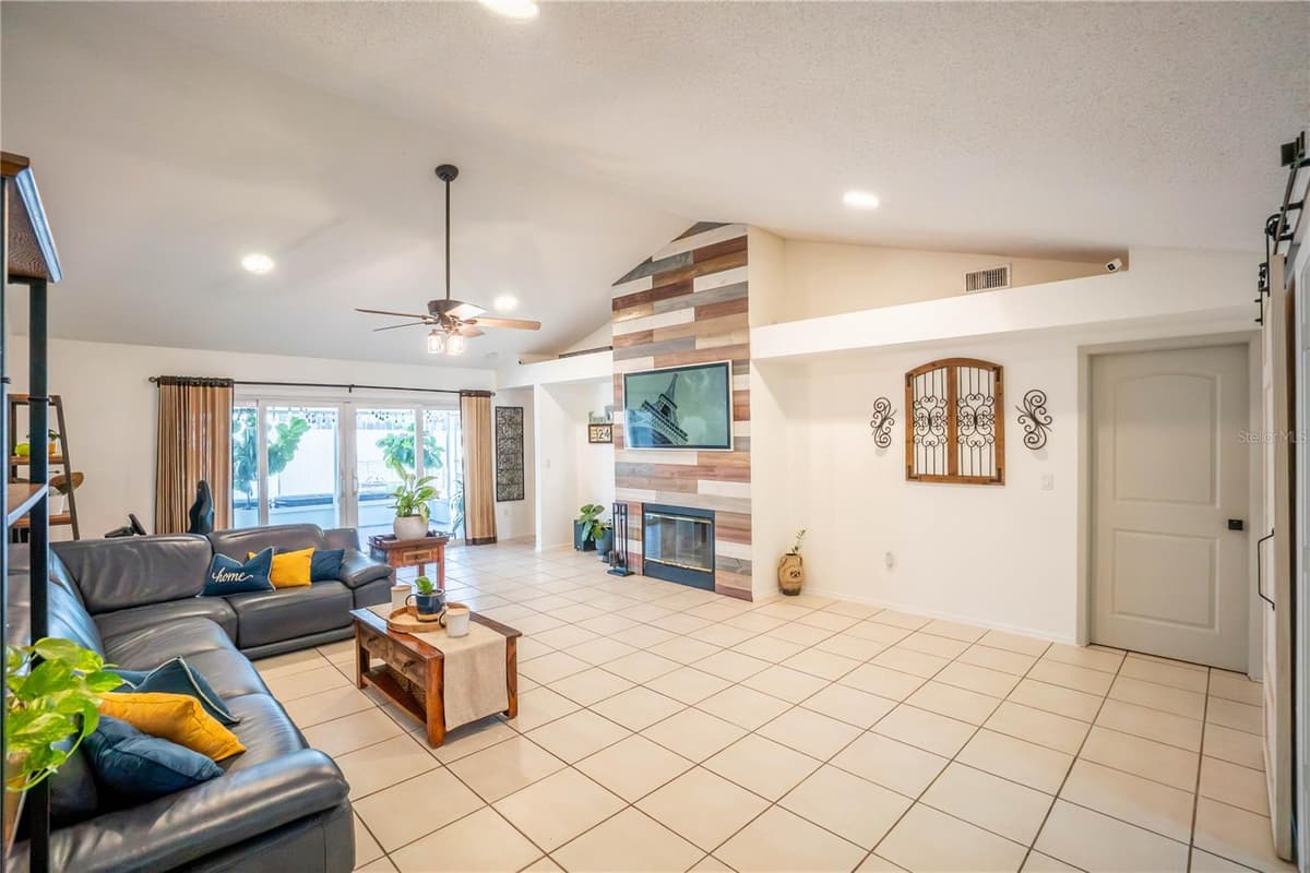623 HOLBROOK CIRCLE — photo 14 of 33