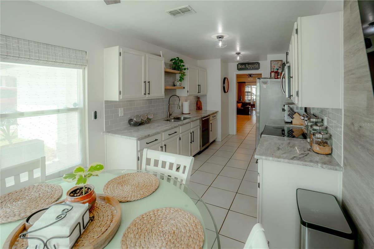 623 HOLBROOK CIRCLE — photo 9 of 33