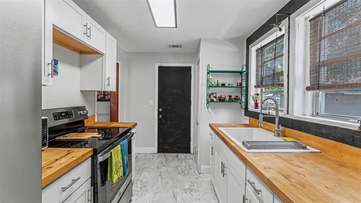 1004 EVERS STREET — photo 10 of 45