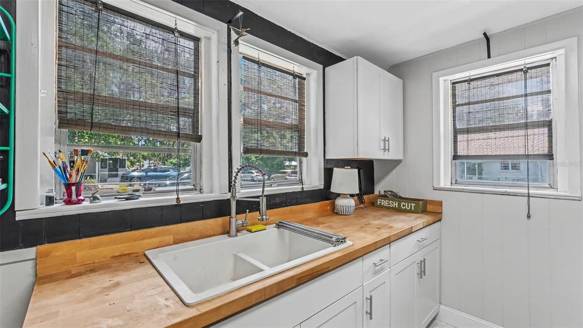 1004 EVERS STREET — photo 8 of 45