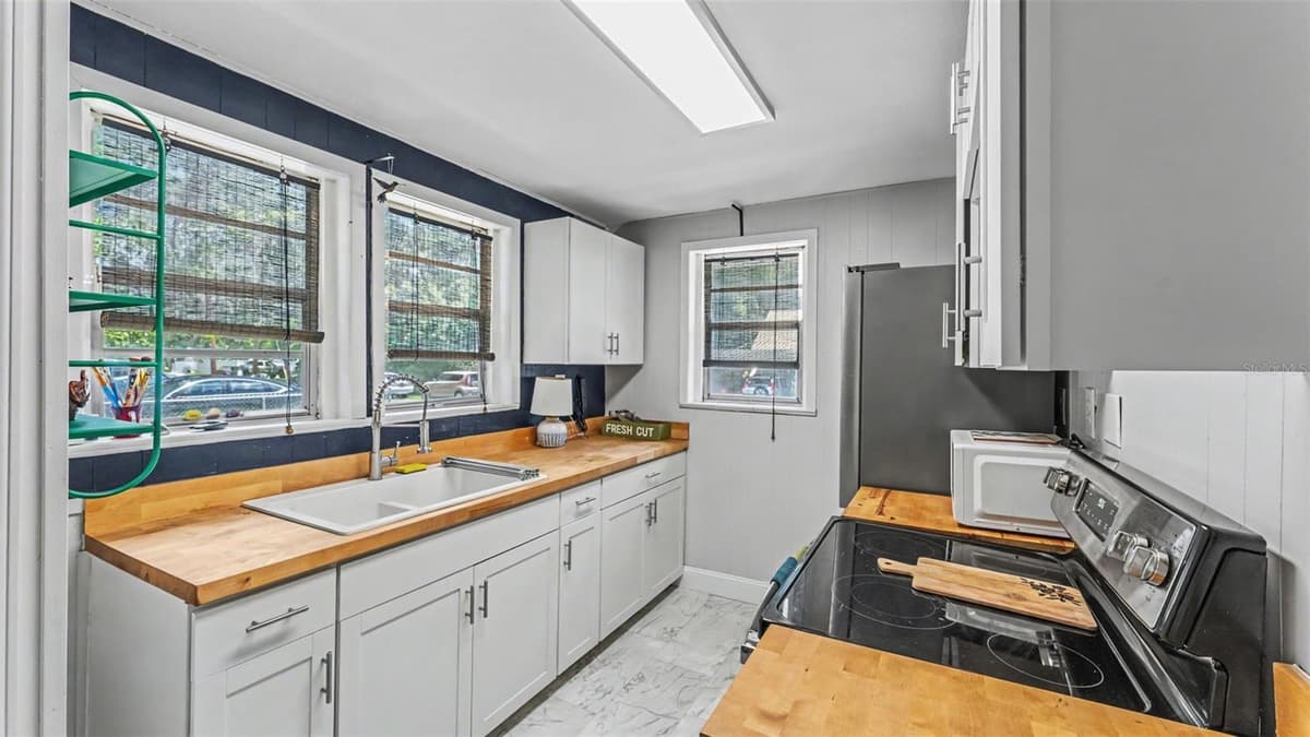 1004 EVERS STREET — photo 6 of 45