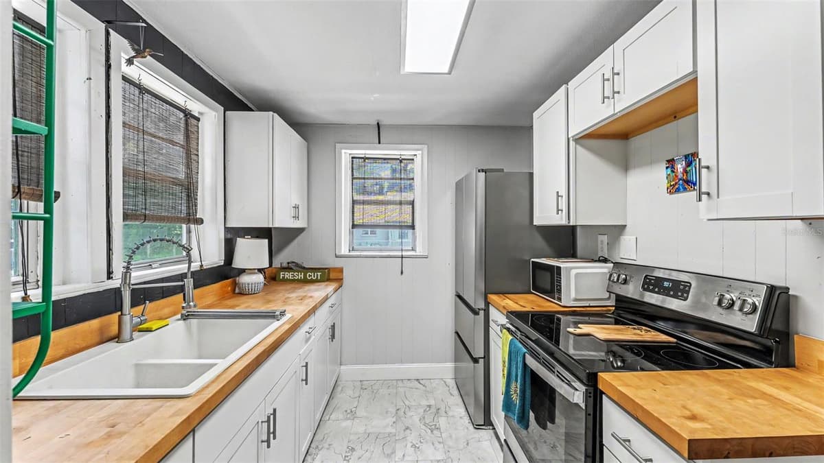 1004 EVERS STREET — photo 7 of 45