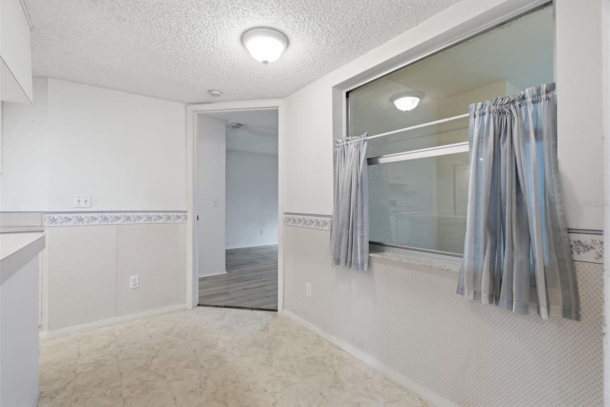 3960 SAILMAKER LANE — photo 8 of 42