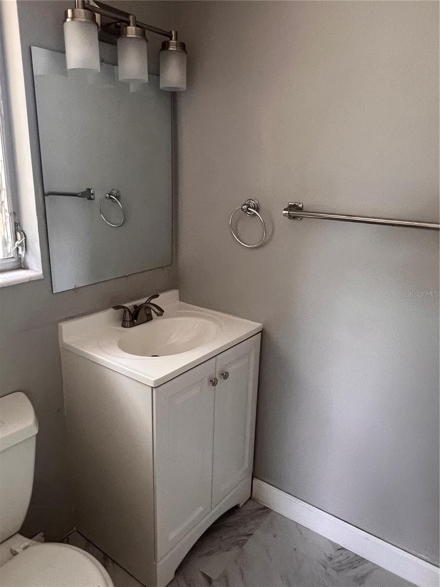 6111 ROLLINS STREET — photo 14 of 16
