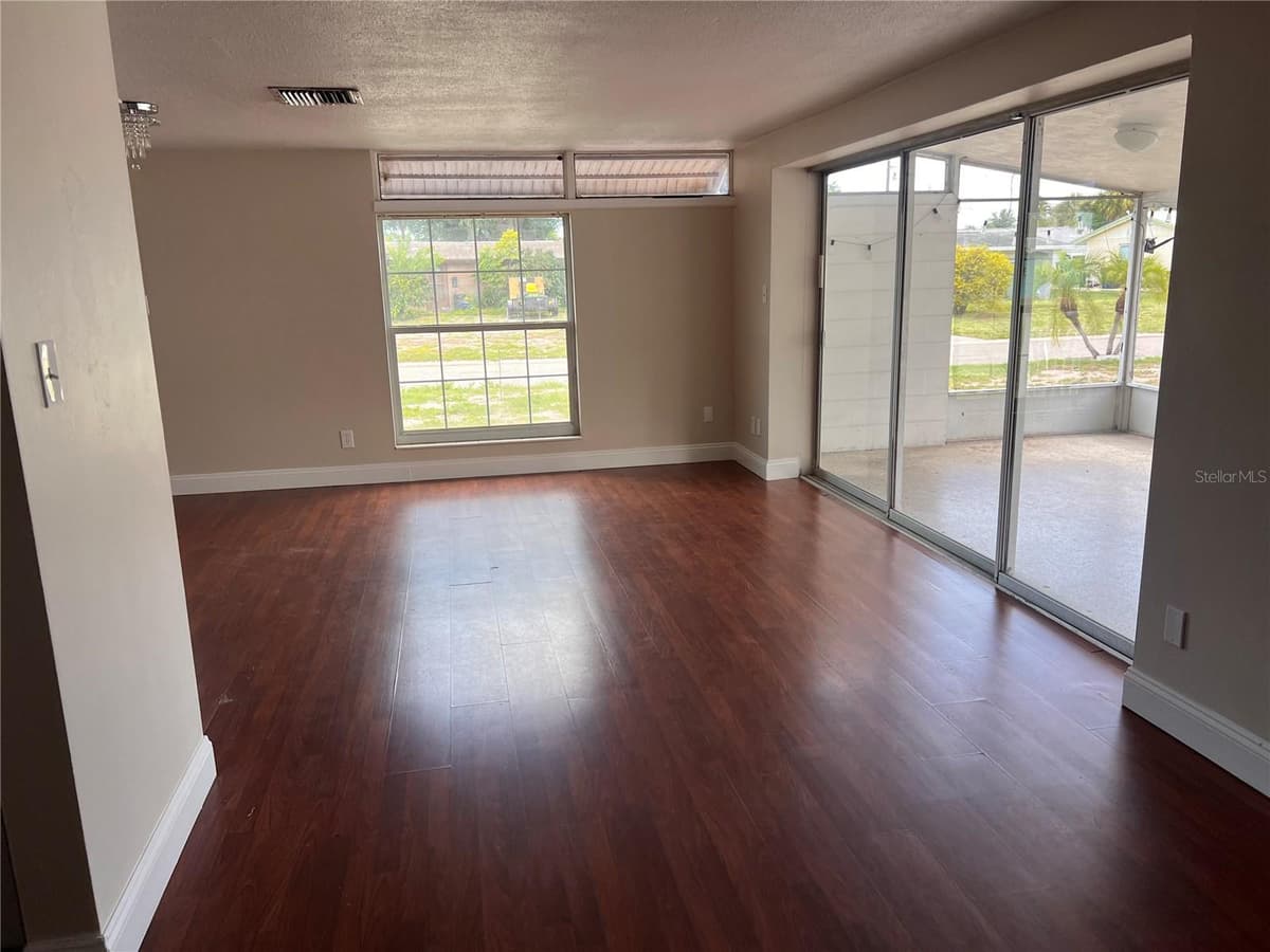 6111 ROLLINS STREET — photo 3 of 16
