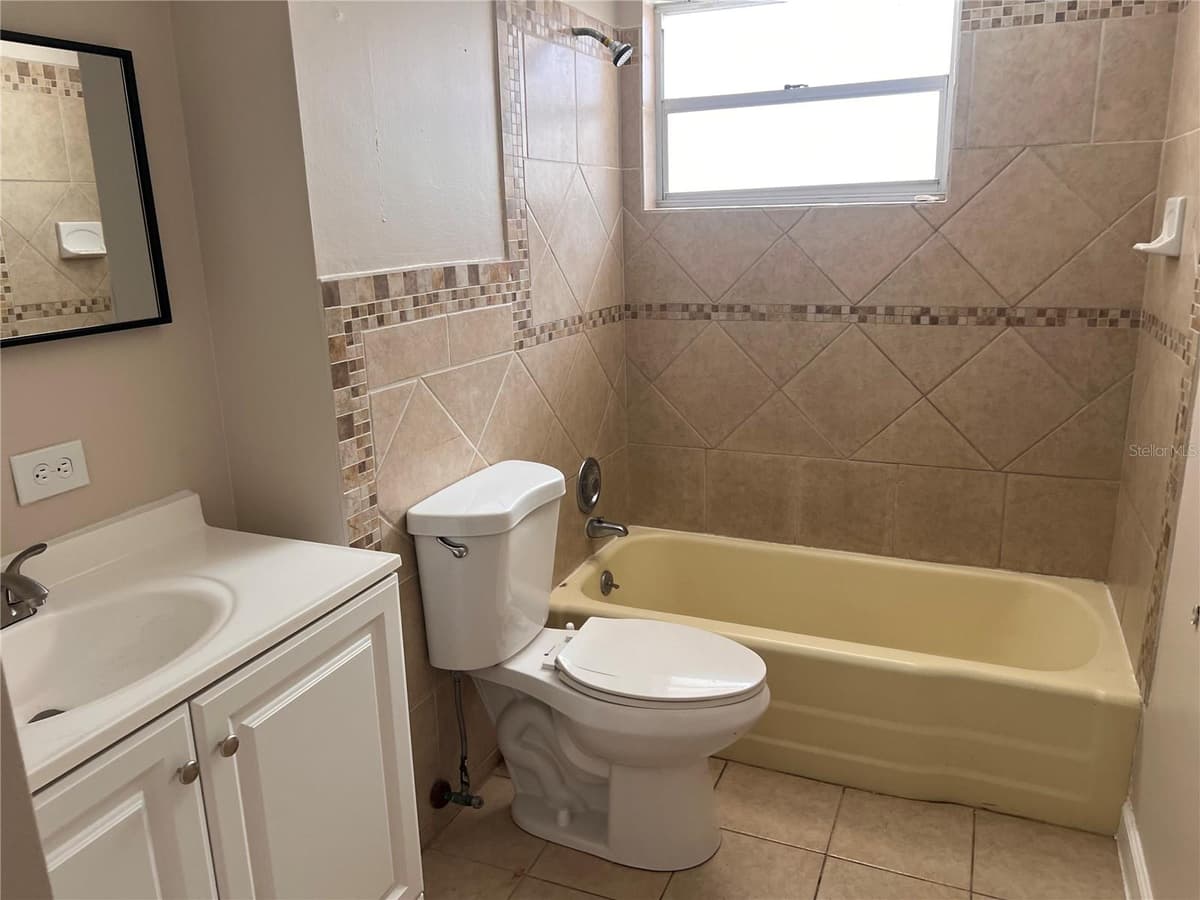 6111 ROLLINS STREET — photo 9 of 16