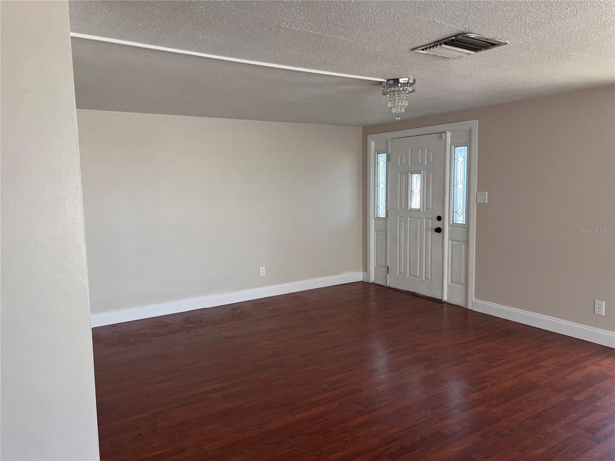 6111 ROLLINS STREET — photo 4 of 16