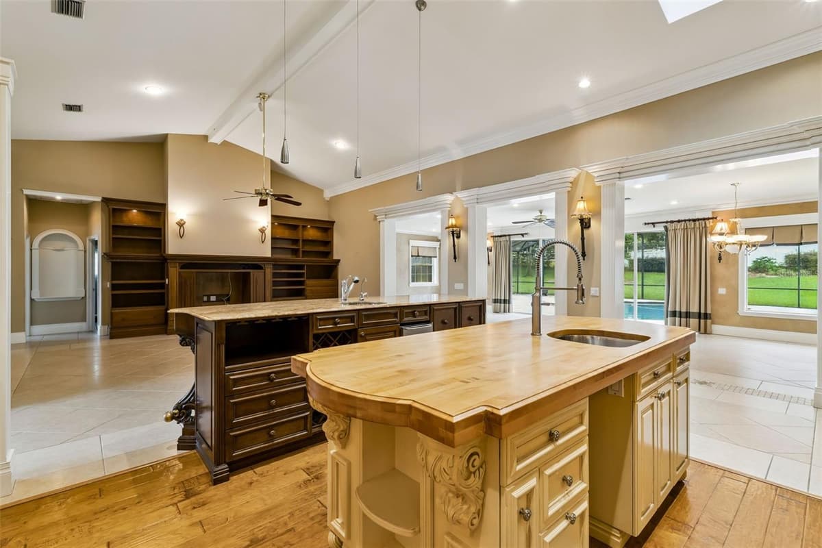 15000 THOROUGHBRED LN — photo 19 of 92