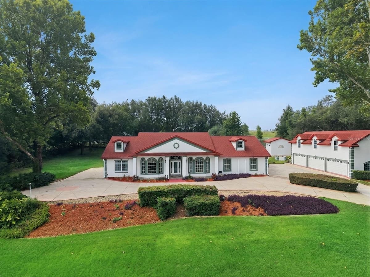 15000 THOROUGHBRED LN — photo 4 of 92