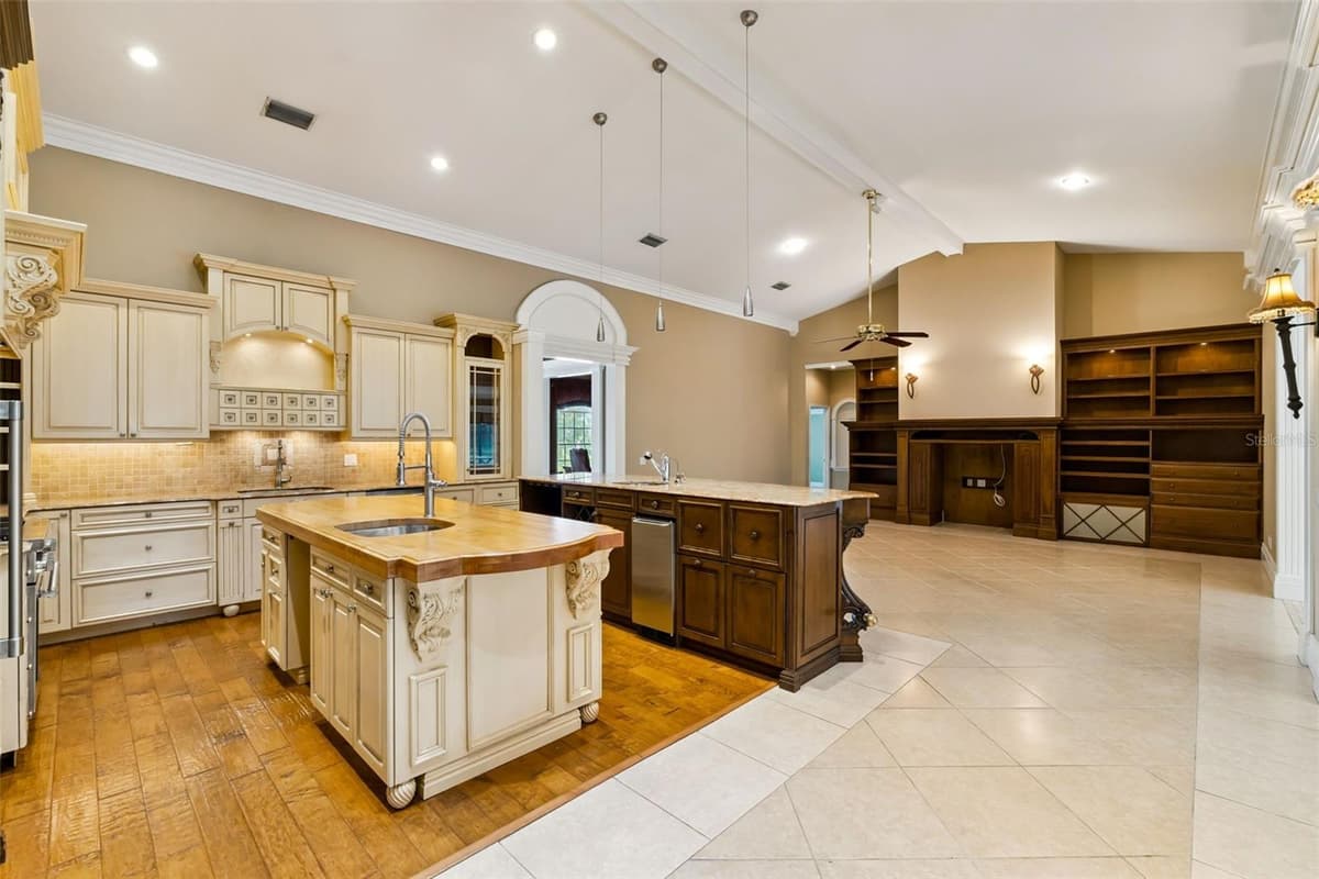 15000 THOROUGHBRED LN — photo 20 of 92