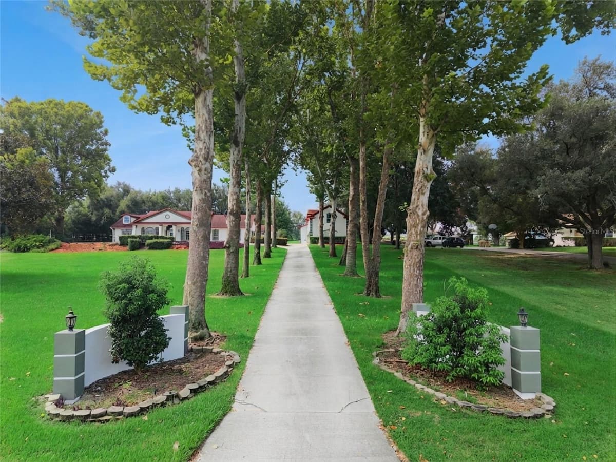 15000 THOROUGHBRED LN — photo 3 of 92
