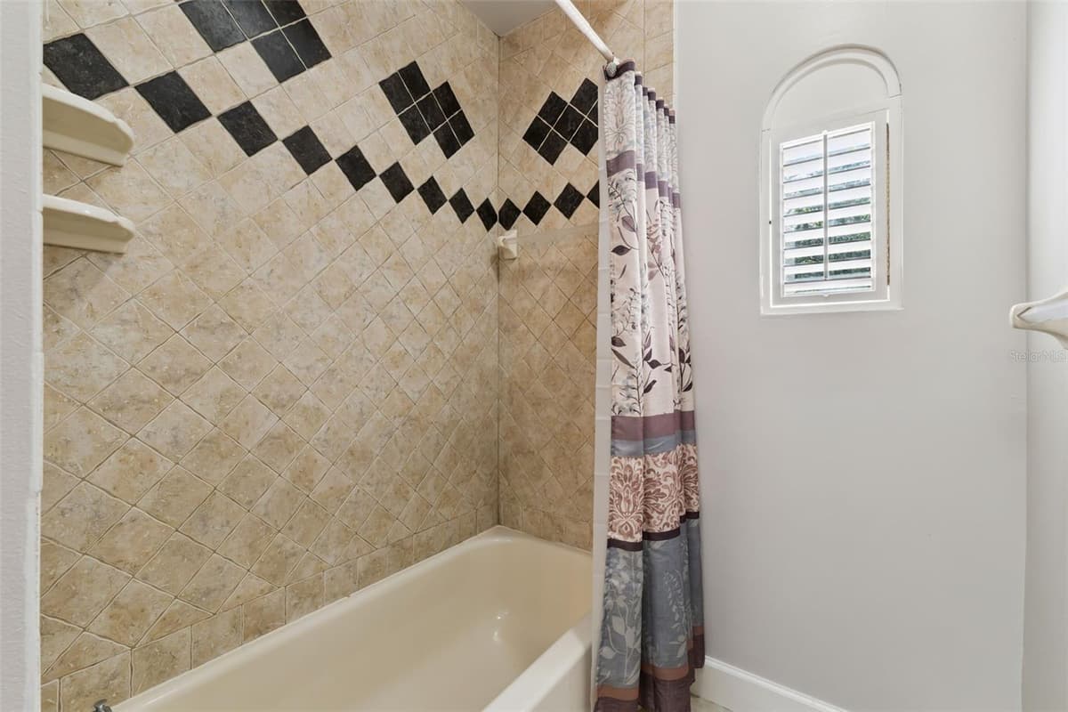 15000 THOROUGHBRED LN — photo 45 of 92