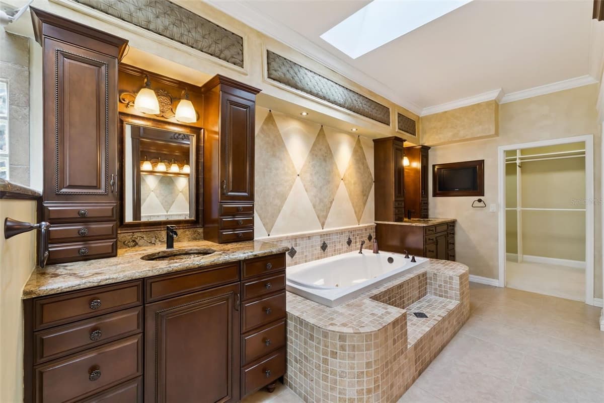 15000 THOROUGHBRED LN — photo 38 of 92