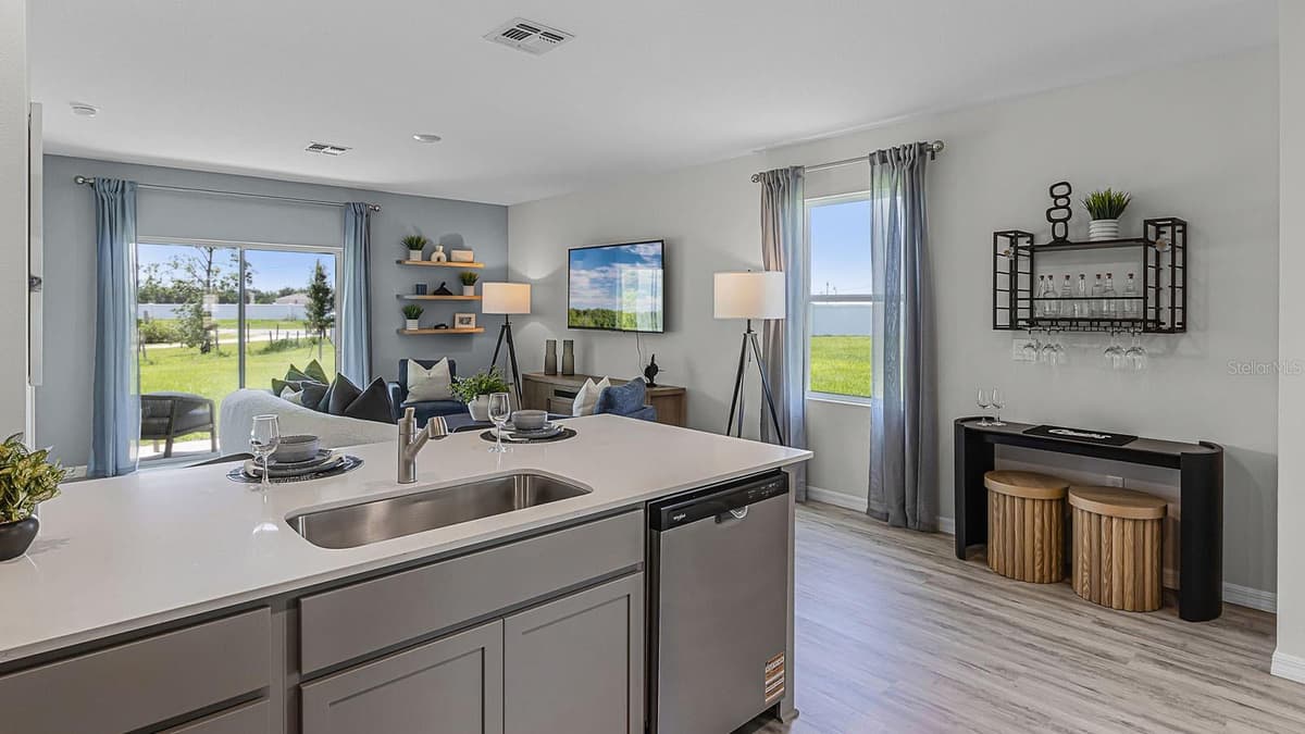 4052 GIORGIO DRIVE — photo 11 of 29