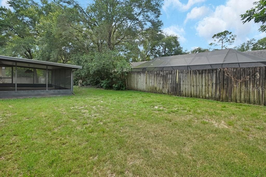 750 OAK TERRACE — photo 32 of 35