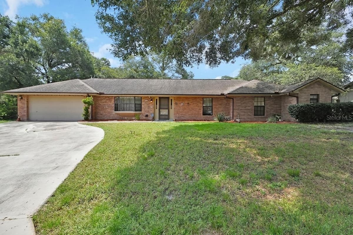 750 OAK TERRACE — photo 1 of 35