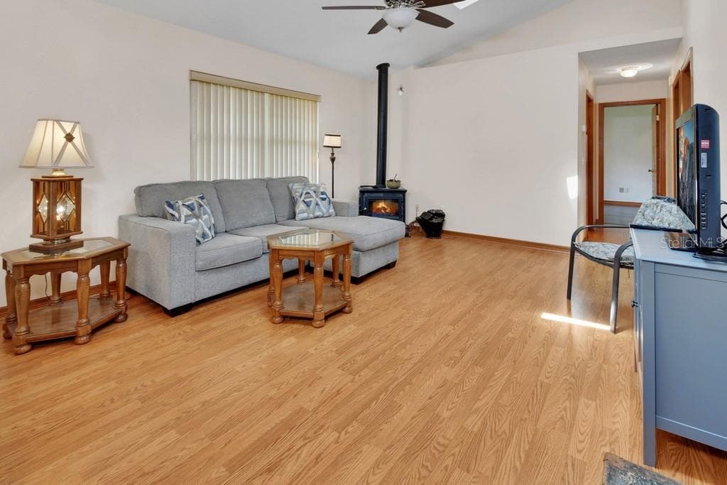 750 OAK TERRACE — photo 11 of 35