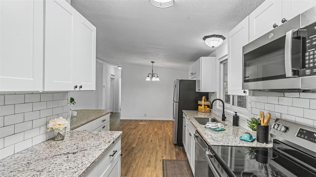 5039 ROLLINGLEN LOOP — photo 9 of 31