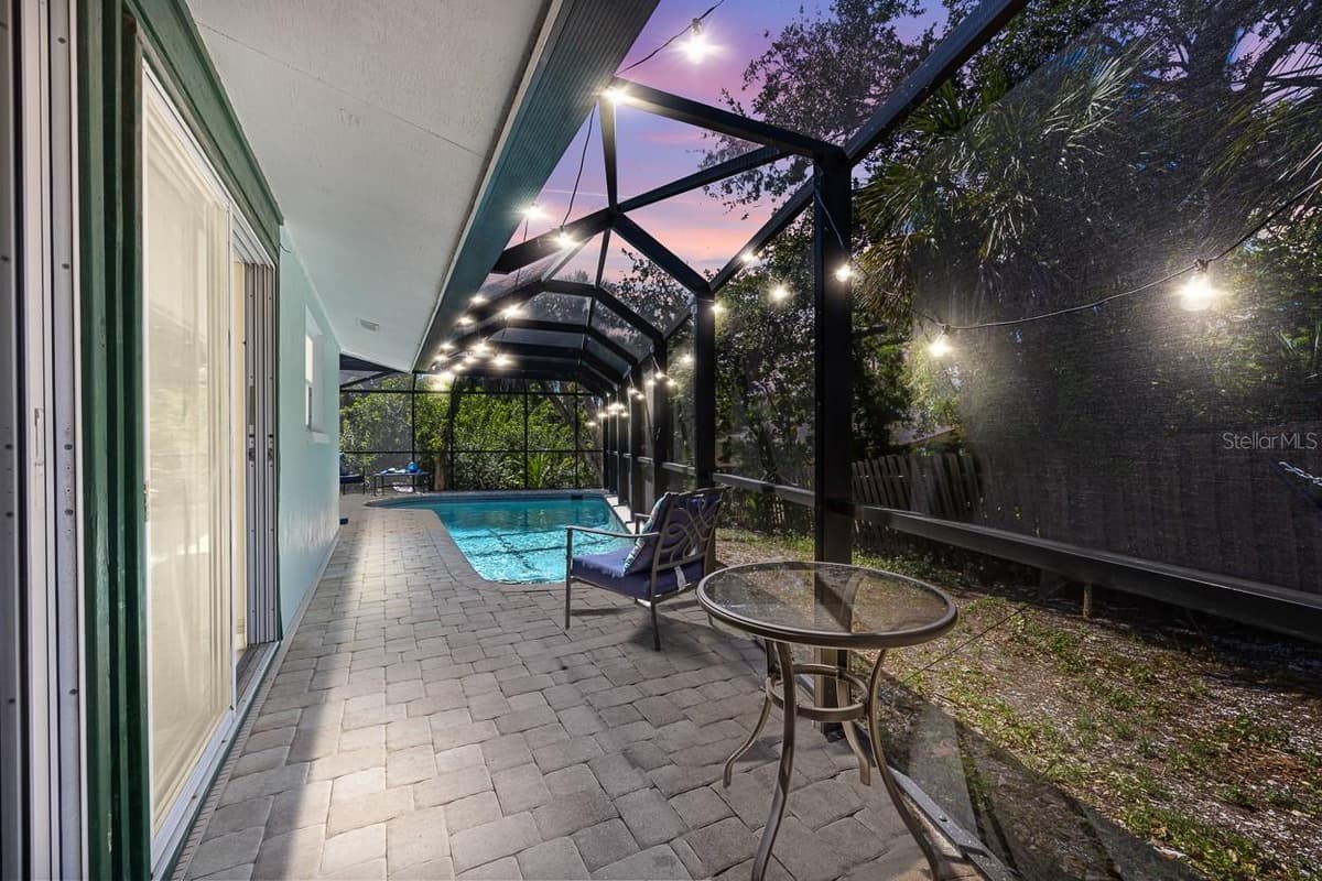 4055 BAY OAKS CIRCLE — photo 32 of 51