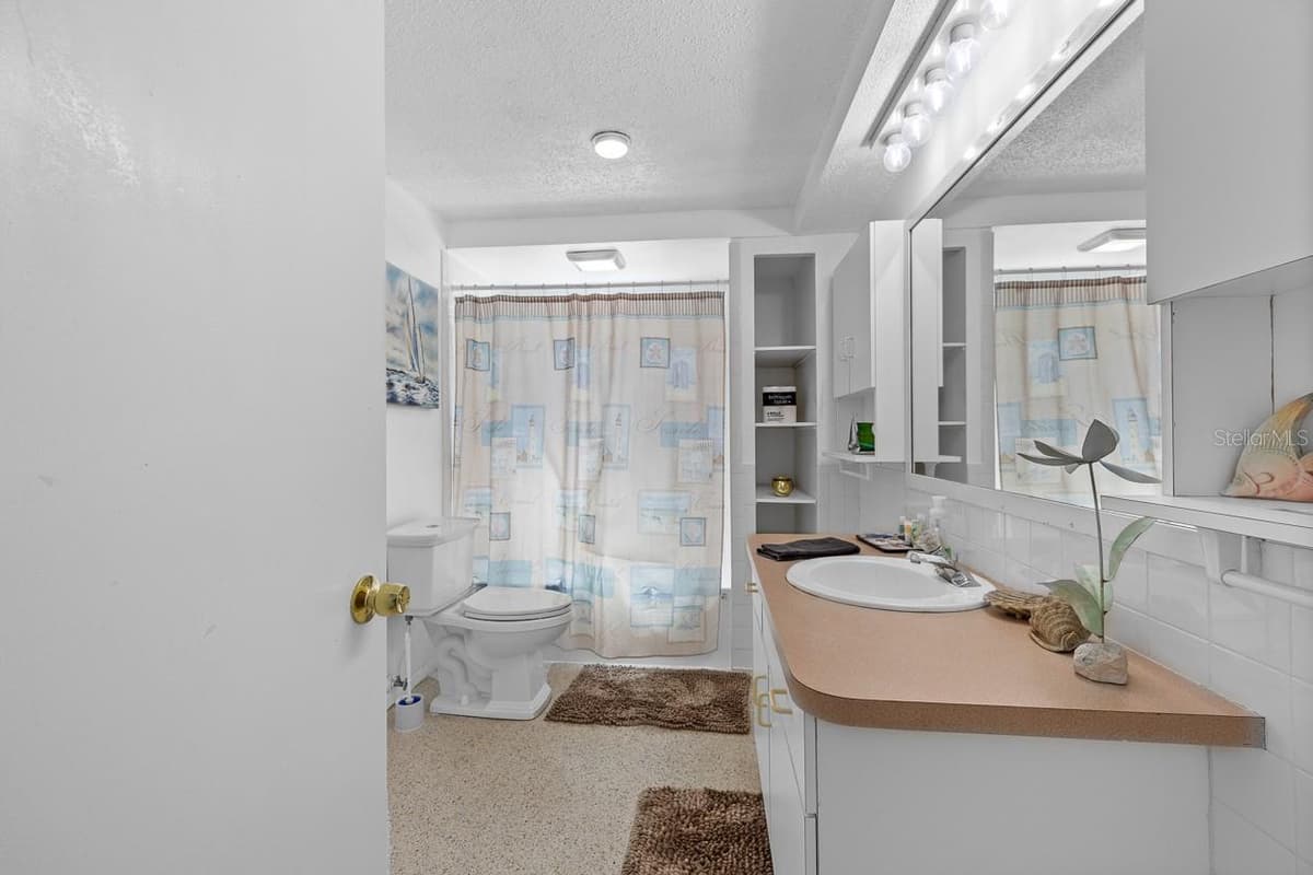 4055 BAY OAKS CIRCLE — photo 26 of 51
