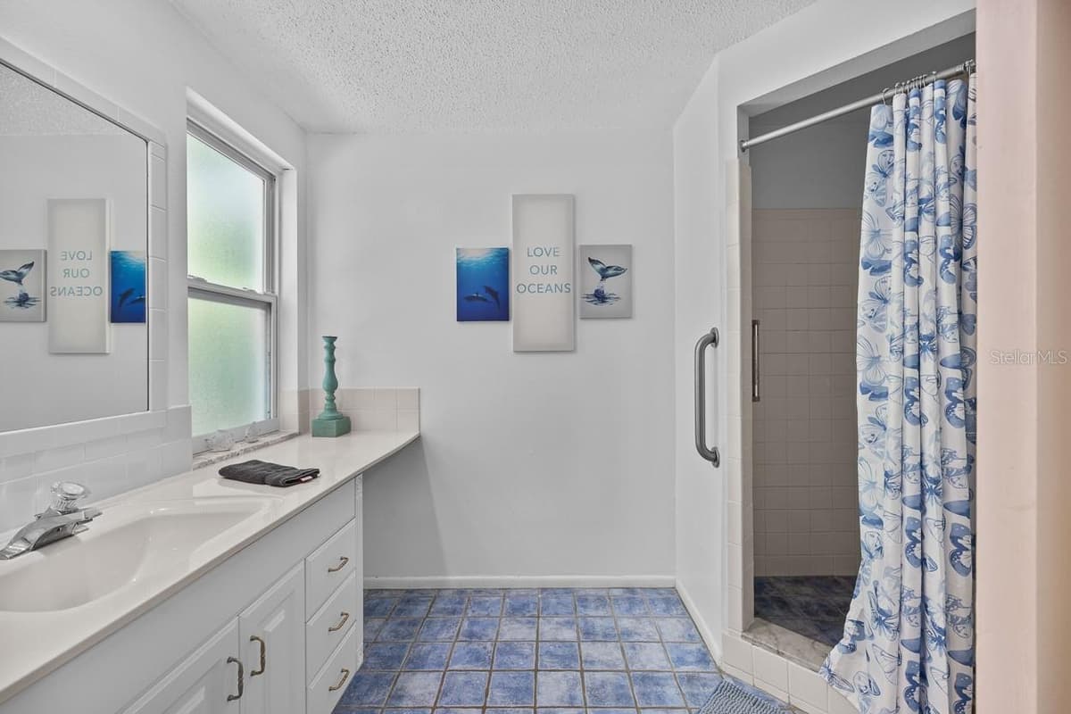 4055 BAY OAKS CIRCLE — photo 22 of 51