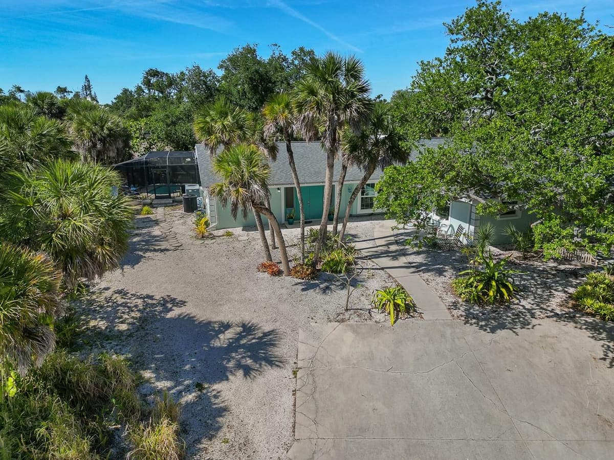 4055 BAY OAKS CIRCLE — photo 40 of 51