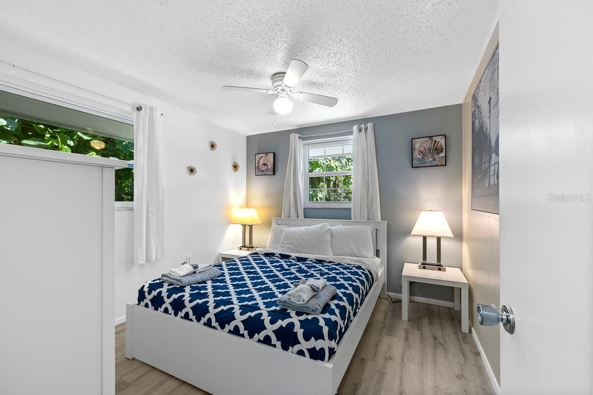 4055 BAY OAKS CIRCLE — photo 18 of 51