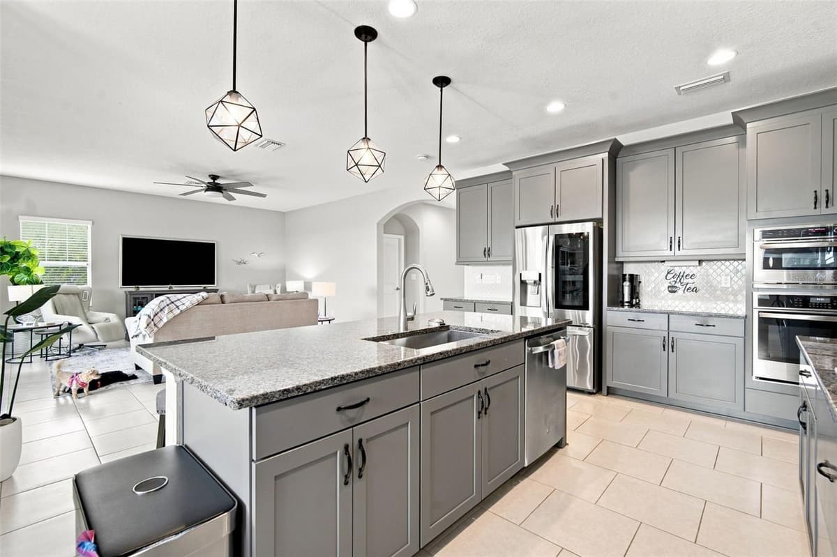 5306 SILVER SUN DRIVE — photo 17 of 100