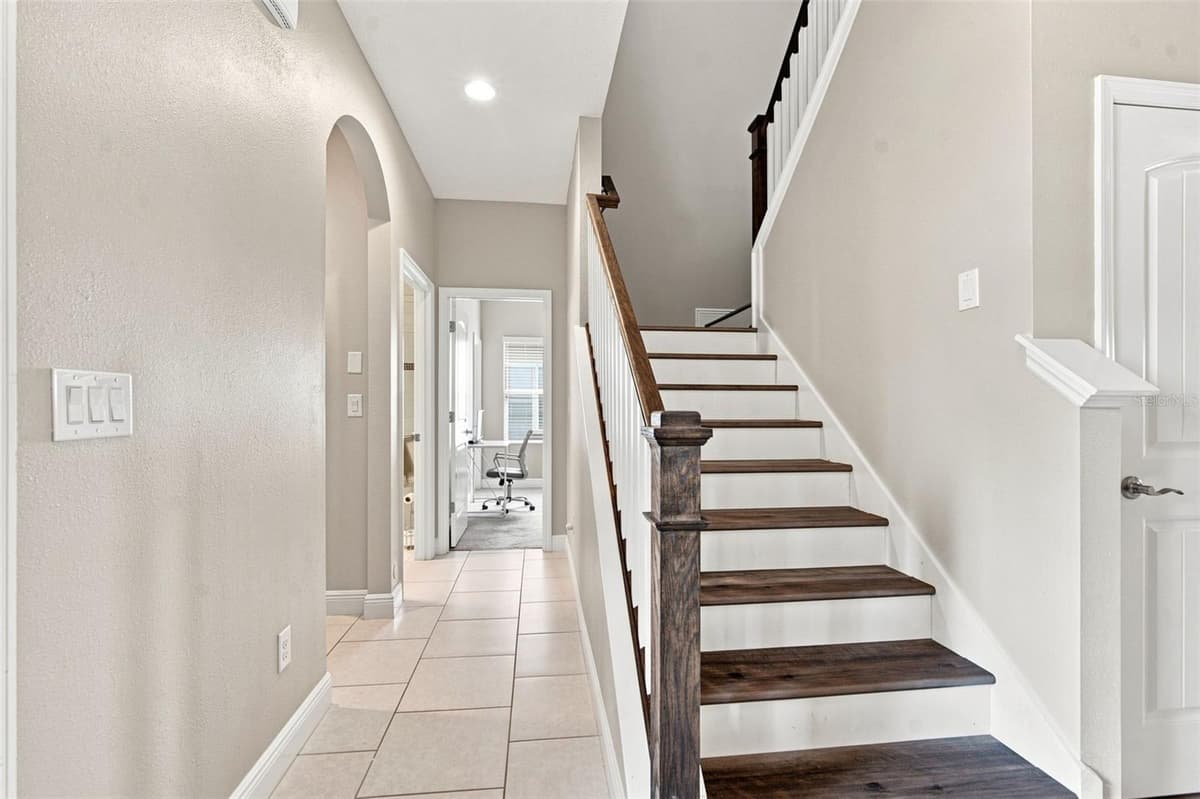 5306 SILVER SUN DRIVE — photo 10 of 100