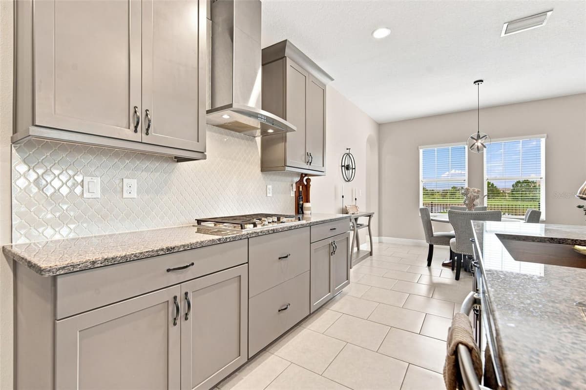 5306 SILVER SUN DRIVE — photo 16 of 100